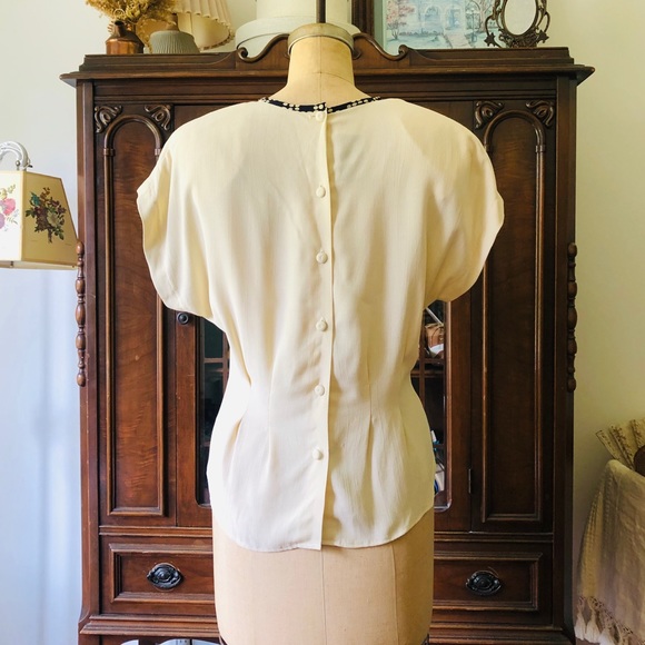 VINTAGE 70s Cream Top Blouse - Picture 2 of 10